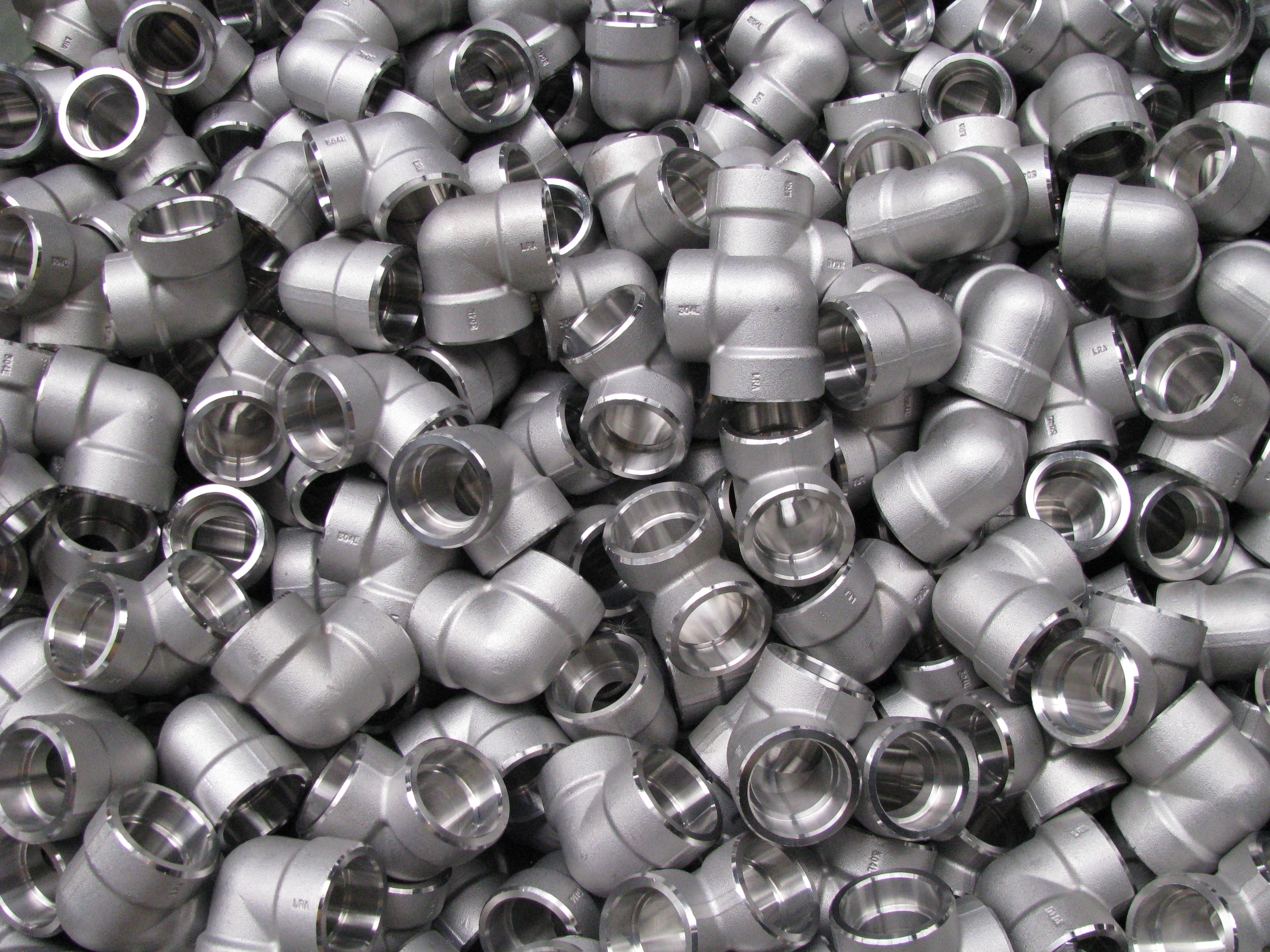 STUD BOLTS & NUTS